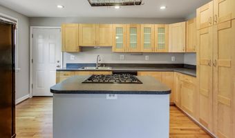 8617 LYNBROOK Dr, Bethesda, MD 20814