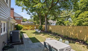 2606 N QUINCY St, Arlington, VA 22207