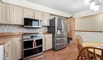 15274 Regina Ave, Allen Park, MI 48101