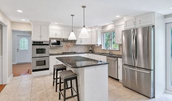 277 Franklin St Ext, Danbury, CT 06811