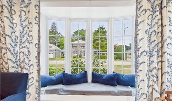 30 Alvin St, Warwick, RI 02886