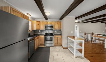 543 Long Shores Dr, Barrington, NH 03825
