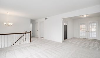 23 Oak Grove Rd, Brookfield, CT 06804