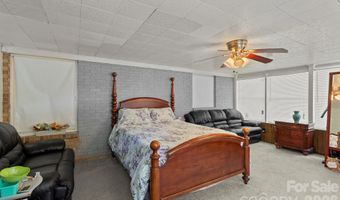 3326 Dunaire Dr, Charlotte, NC 28205