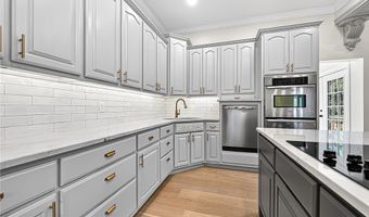 17 Sandhurst Dr, Bella Vista, AR 72714