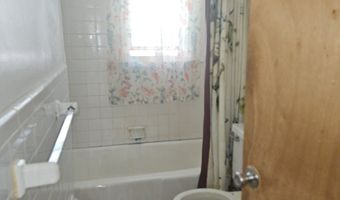 39 Roosevelt St, Bridgeport, CT 06608