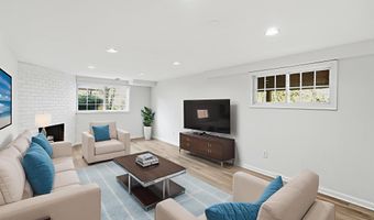 7821 CAYUGA Ave, Bethesda, MD 20817