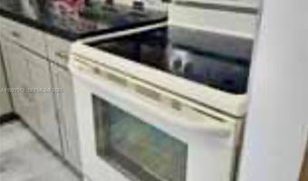 3401 N Country Club Dr 206, Aventura, FL 33180