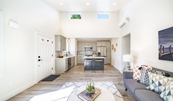 12270 Meadowlawn Dr, Oregon City, OR 97045