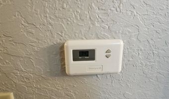 105 N Division St, Anamosa, IA 52205