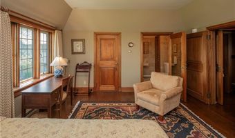 57 Ledge Rd 2, Newport, RI 02840