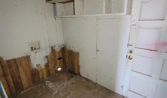2004 N Pine St, Artesia, NM 88210