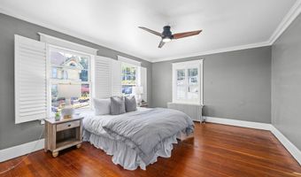 677 17TH St, Astoria, OR 97103