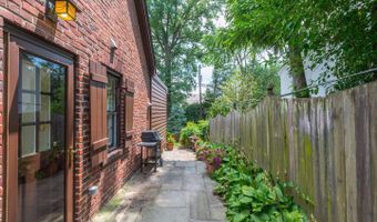 4706 32ND St N, Arlington, VA 22207