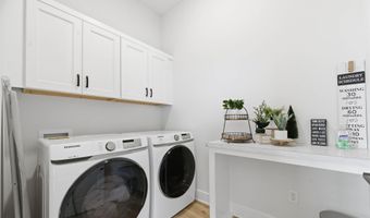1113 W Lakeway Ct, Andover, KS 67002