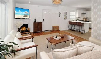 231 Maple Ave 102, Newport, RI 02840