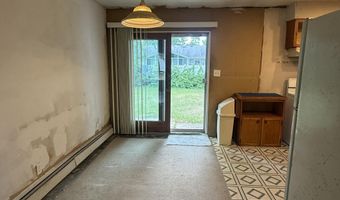 574 Hopping Rd, Belford, NJ 07718
