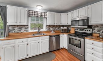 21 Davis Dr, Barnstead, NH 03225