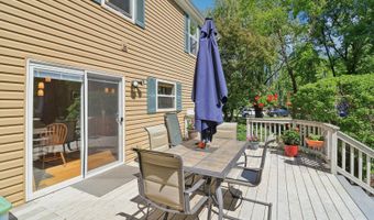 305 BUCKINGHAM Dr, Algonquin, IL 60102