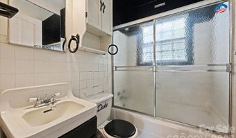 1211 Woodland Dr, Charlotte, NC 28205