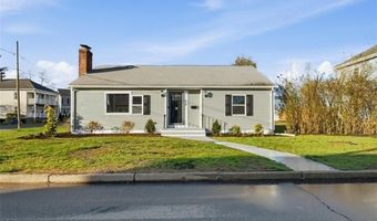 73 Tucker St, Lincoln, RI 02865