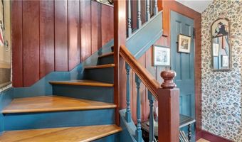 12 Lampercock Ln, Lincoln, RI 02865