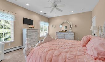 490 Arlington Ave S, Bayville, NJ 08721