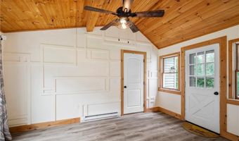 96 Dexter Rd, Scituate, RI 02857