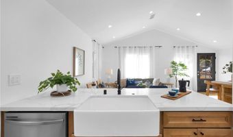 351 Vista Pl, Los Angeles, CA 90042