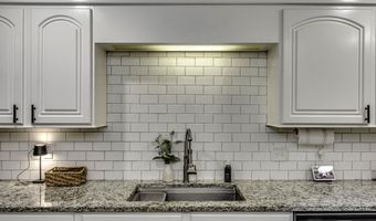 128 W Pinebrook Dr, Brandon, MS 39047