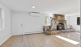 472 Dunn Rd, Belgrade, ME 04917