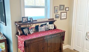 406 Kelly Cir, Altamont, NY 12009