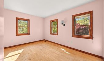 30 Seabreeze Dr, Bourne, MA 02532