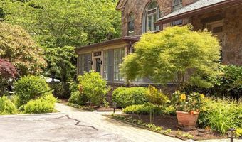 113 Coggeshall Ave, Newport, RI 02840