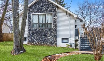 76 9th St, Belford, NJ 07718