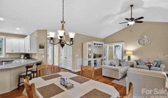 14 Wood Path Ln, Arden, NC 28704