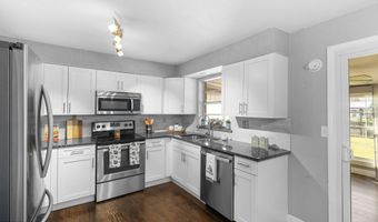 1617 Paradise Ln, Astor, FL 32102