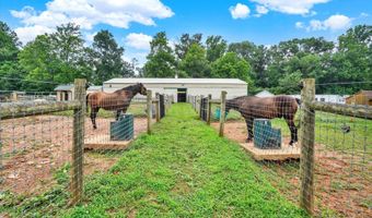 8272 WOODBINE Rd, Airville, PA 17302