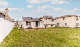 1124 N Anvil Ct, Addison, IL 60101