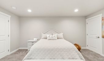 860 1ST St SE, Bandon, OR 97411