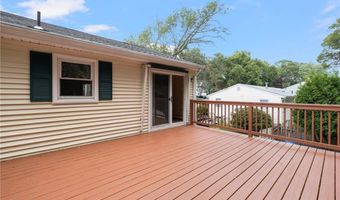 40 ROCKCREST Dr, Cranston, RI 02920