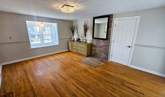 35 Meadow Rd, Clinton, CT 06413