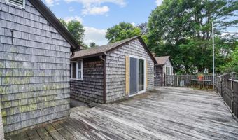 26 Thomas St, Charlestown, RI 02813