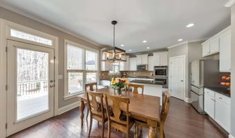 62 Applewood Ln, Acworth, GA 30101