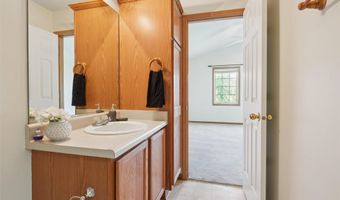 2100 Meadow Chase Ln 607, Des Moines, IA 50320