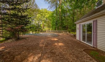 160 Pelican Rd, Middletown, NJ 07748