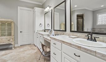 166 Woodlands Glen Cir, Brandon, MS 39047