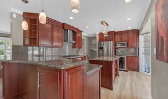 210 W Pickwick Rd, Arlington Heights, IL 60005