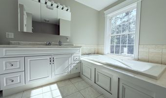 134 Pine Ledge Rd, Bangor, ME 04401