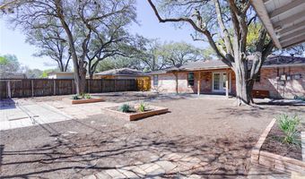 1108 N Woodlawn Dr, Alice, TX 78332